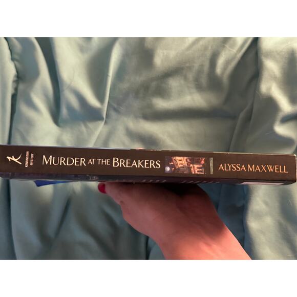 Murder at the Breakers by Alyssa Maxwell - 2014 - Picture 6 of 7